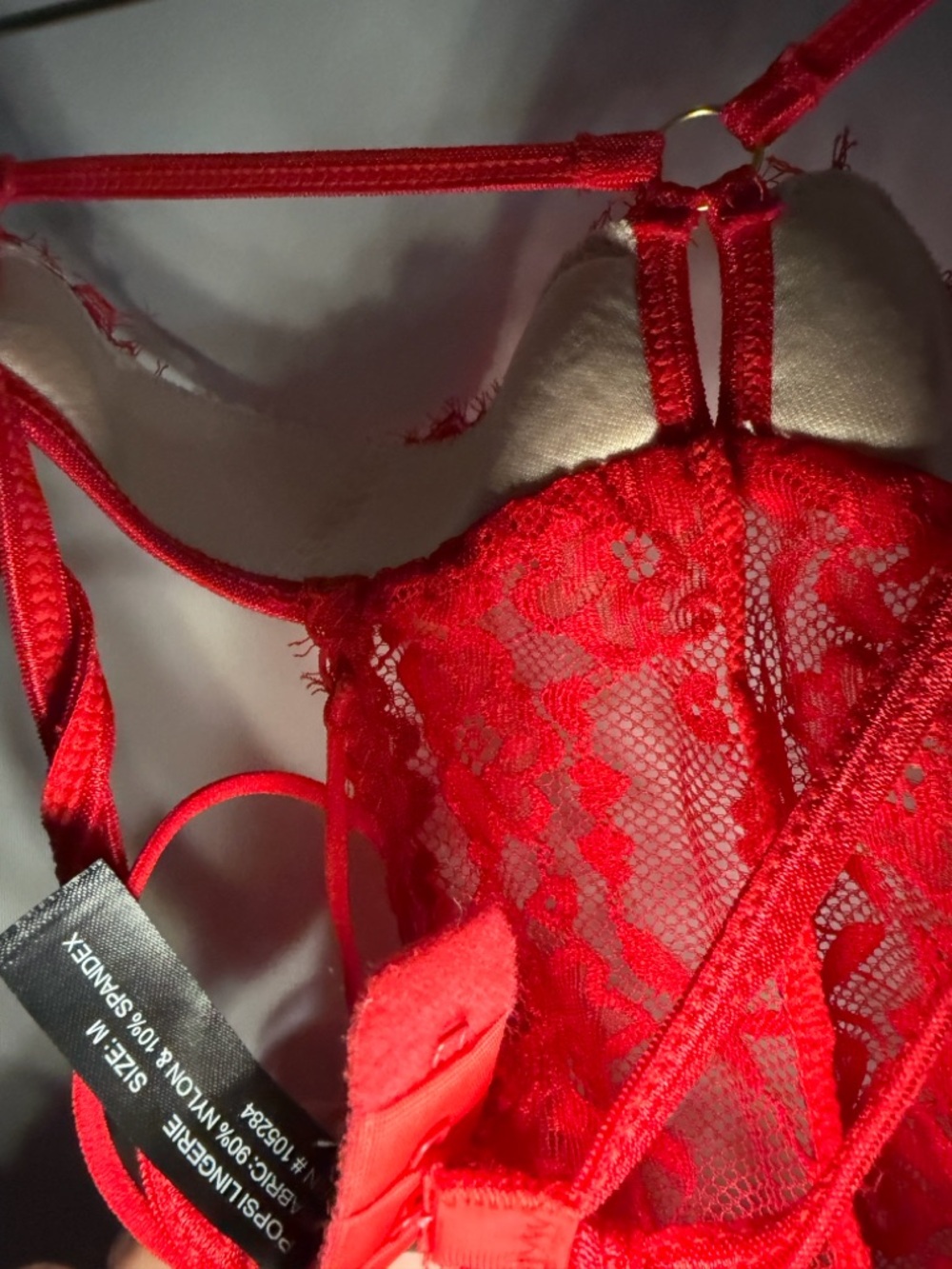 Red Lace - Picture 6 of 9